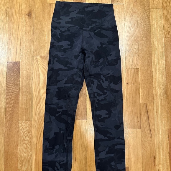 Lululemon black camo align leggings size 2 - Picture 1 of 4